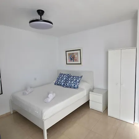 Apartment Modern With Sunny Terrace - Steps From The Puerto del Carmen (Lanzarote)
