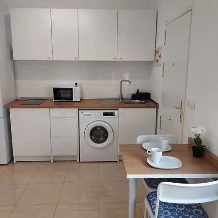 Modern With Sunny Terrace - Steps From The Apartment *